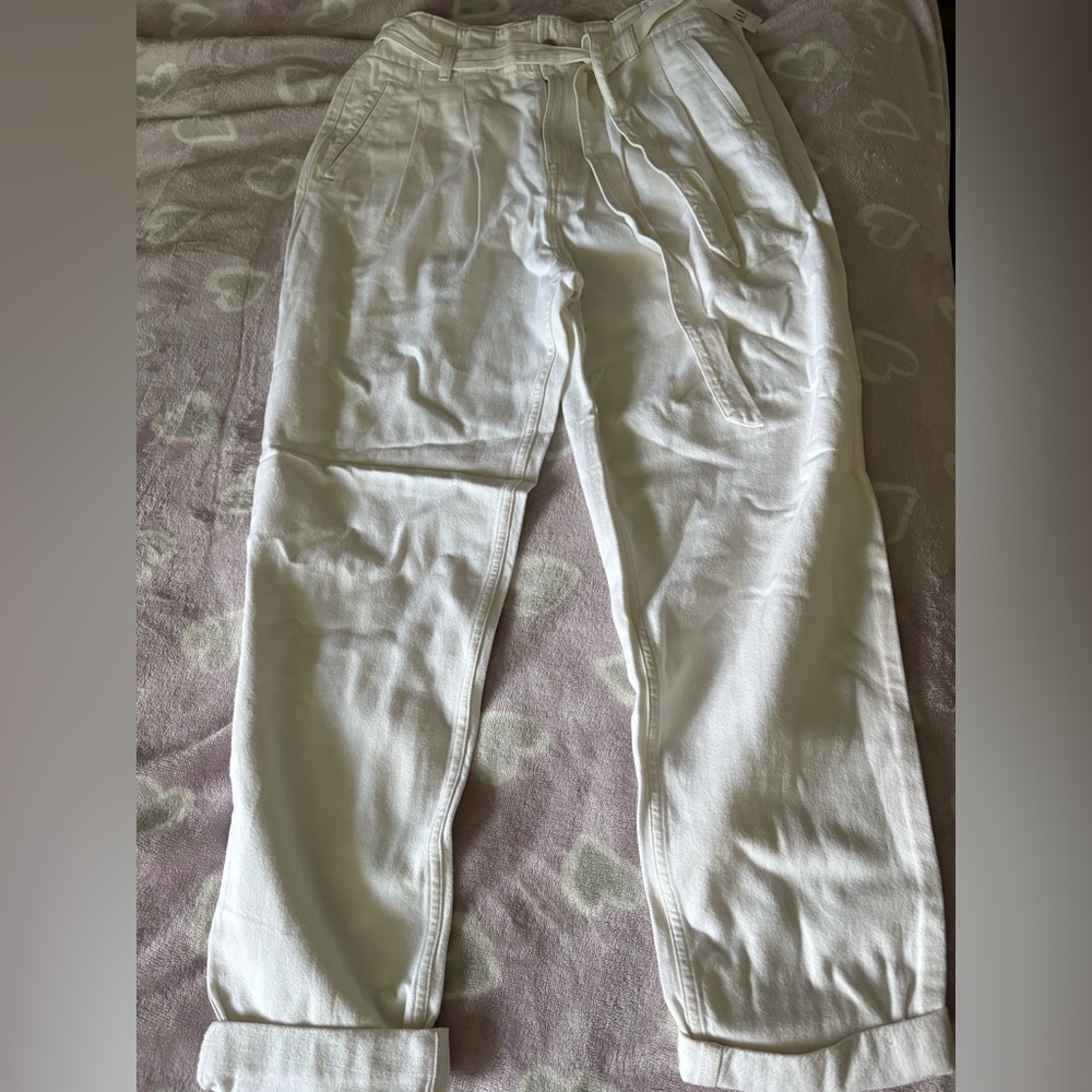 GAP Women’s White Joggers